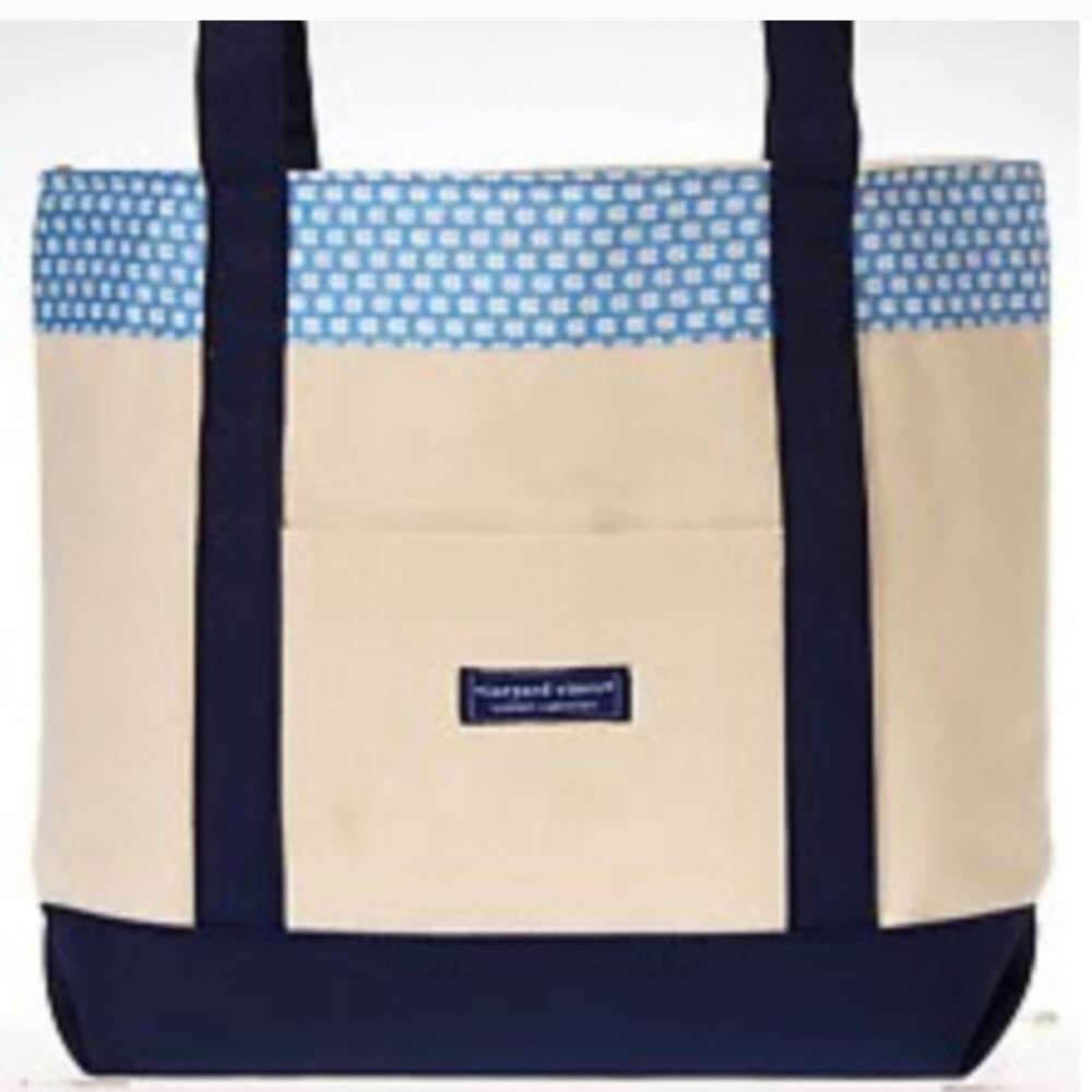 Vineyard vines UNC tote!